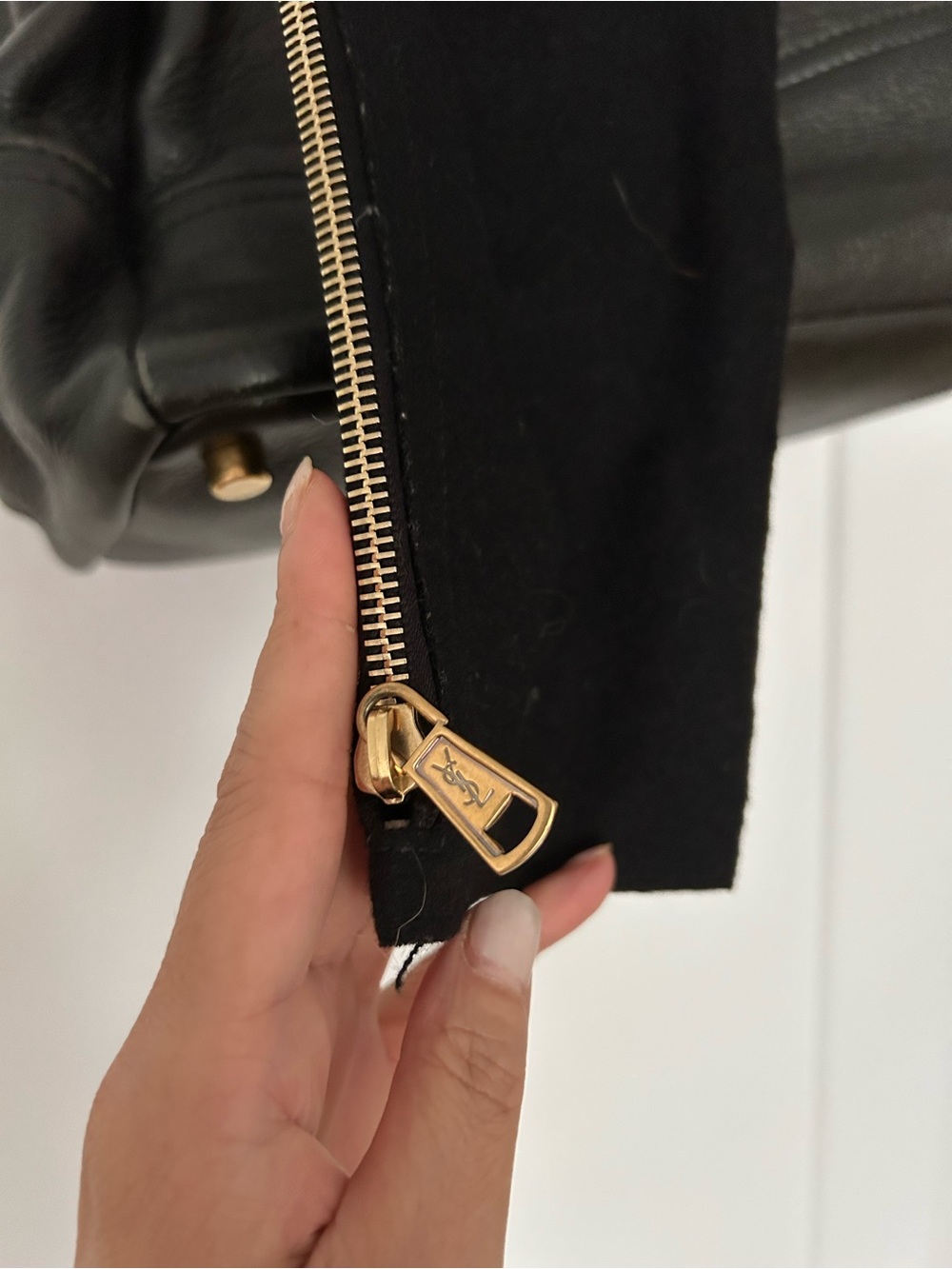 Yves Saint Laurent Black Leather Shoulder Bag with Gold Chain Hardware - Picture 6 of 7